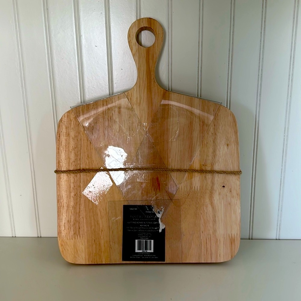 🎄Christmas Cutting Board/Towel Gift Set🎄 - Picture 3 of 4